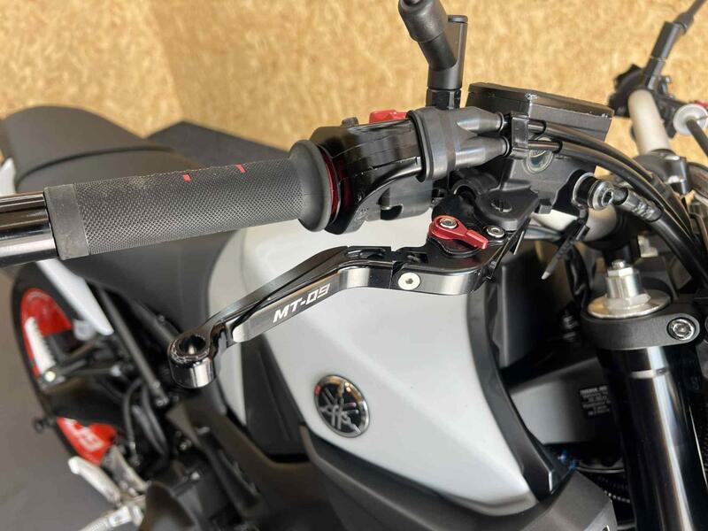 YAMAHA MT-09
