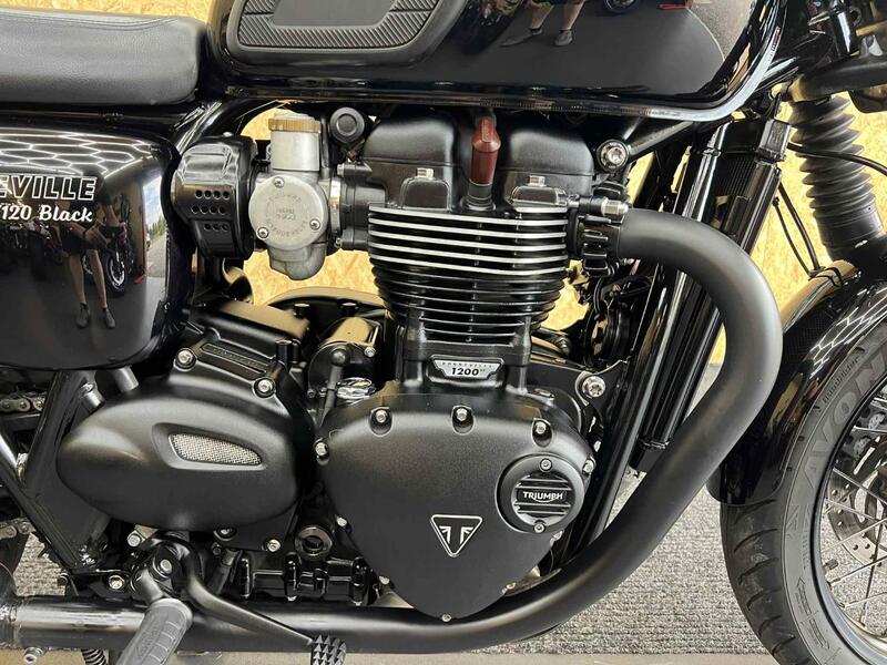 TRIUMPH BONNEVILLE T120