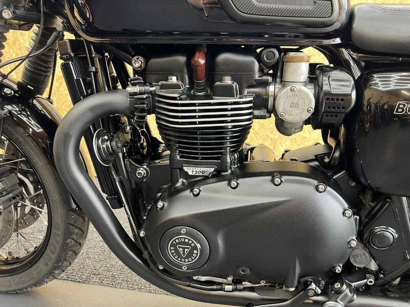 TRIUMPH BONNEVILLE T120
