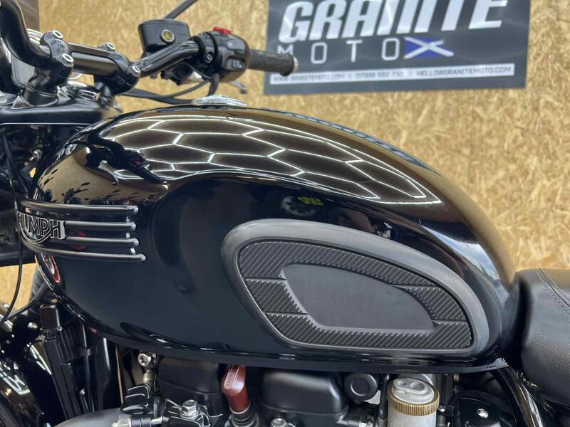 TRIUMPH BONNEVILLE T120