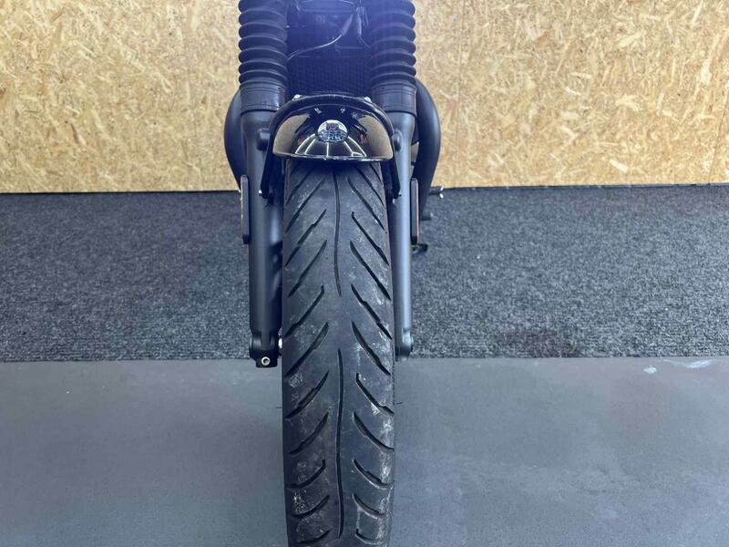 TRIUMPH BONNEVILLE T120