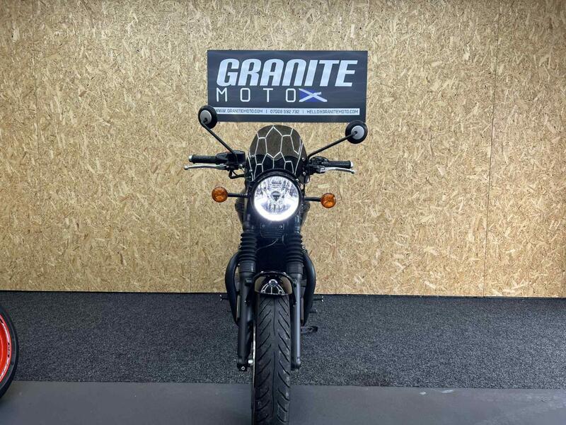 TRIUMPH BONNEVILLE T120