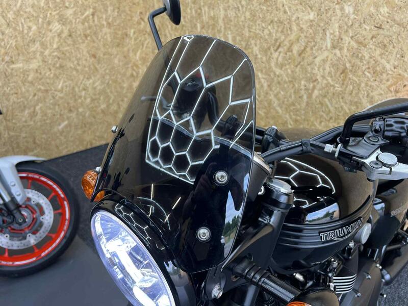 TRIUMPH BONNEVILLE T120
