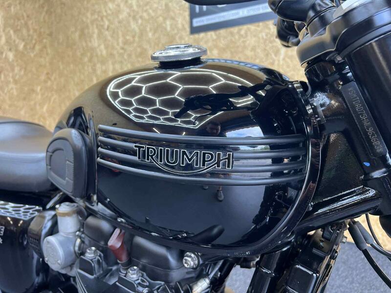 TRIUMPH BONNEVILLE T120