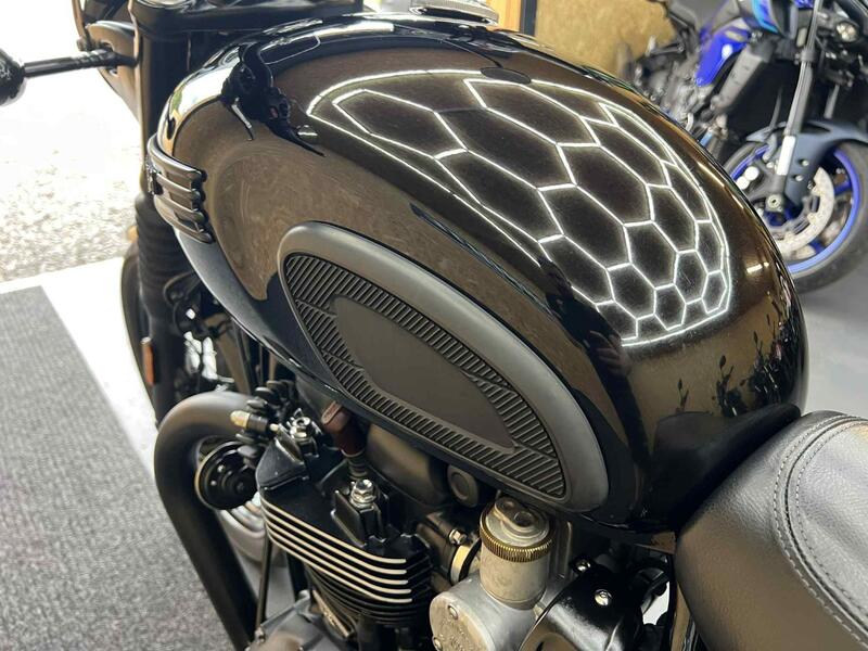 TRIUMPH BONNEVILLE T120