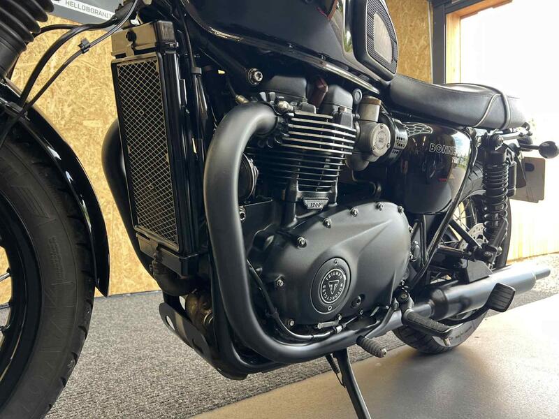 TRIUMPH BONNEVILLE T120