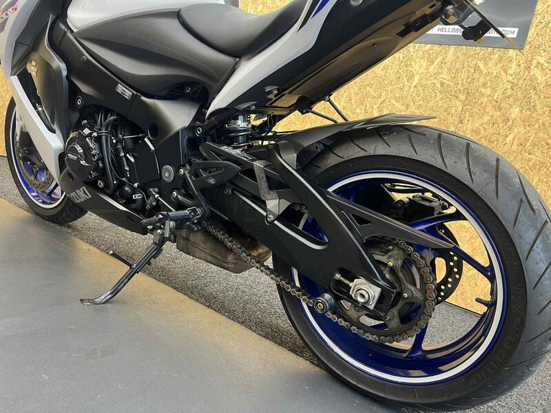 SUZUKI GSX-S1000F