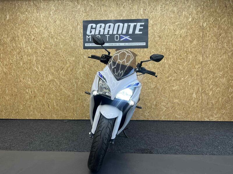 SUZUKI GSX-S1000F