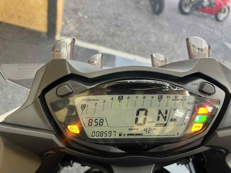 SUZUKI GSX-S1000F