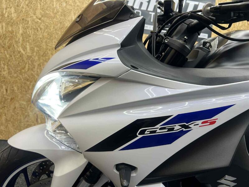 SUZUKI GSX-S1000F