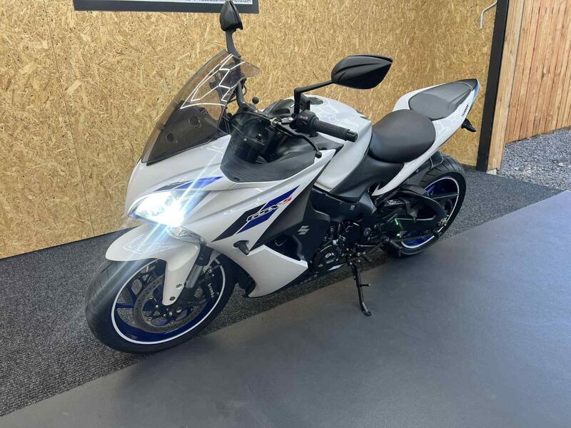 SUZUKI GSX-S1000F