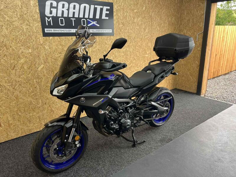 YAMAHA Tracer 900