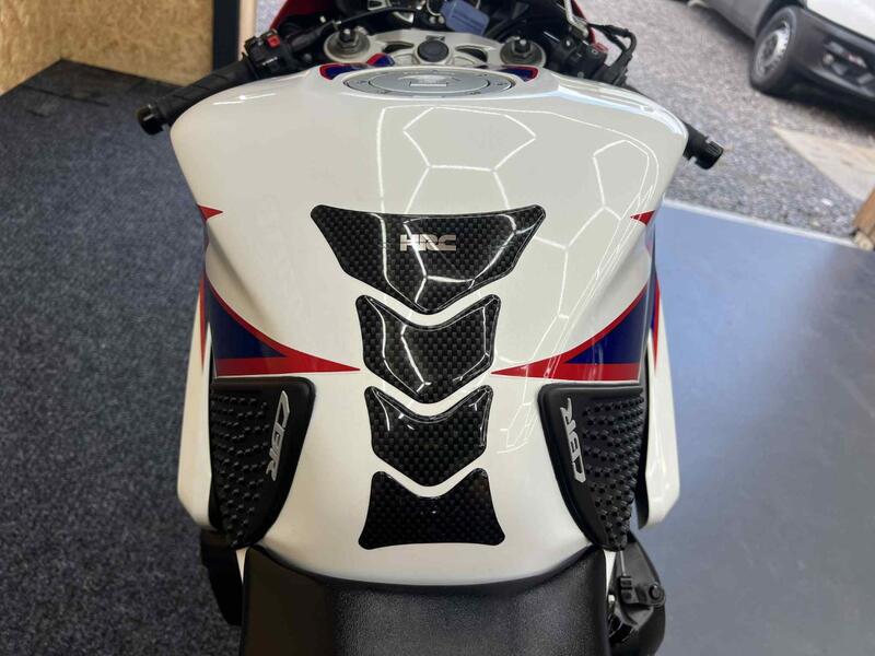 HONDA CBR1000RR Fireblade