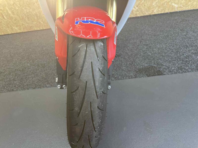 HONDA CBR1000RR Fireblade