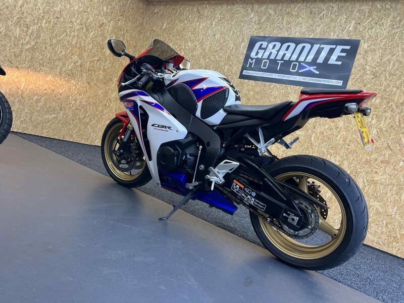 HONDA CBR1000RR Fireblade