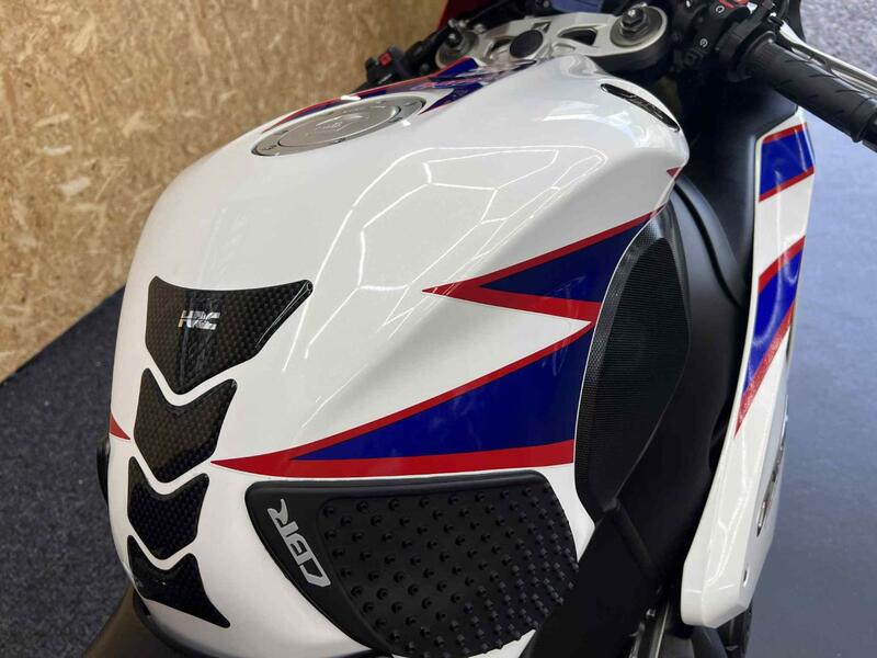 HONDA CBR1000RR Fireblade