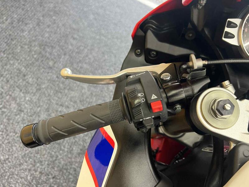HONDA CBR1000RR Fireblade
