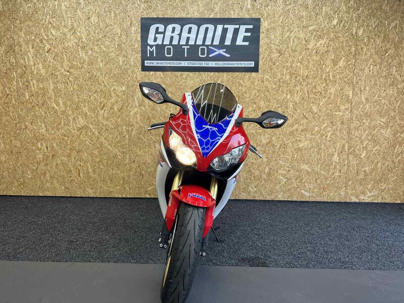 HONDA CBR1000RR Fireblade
