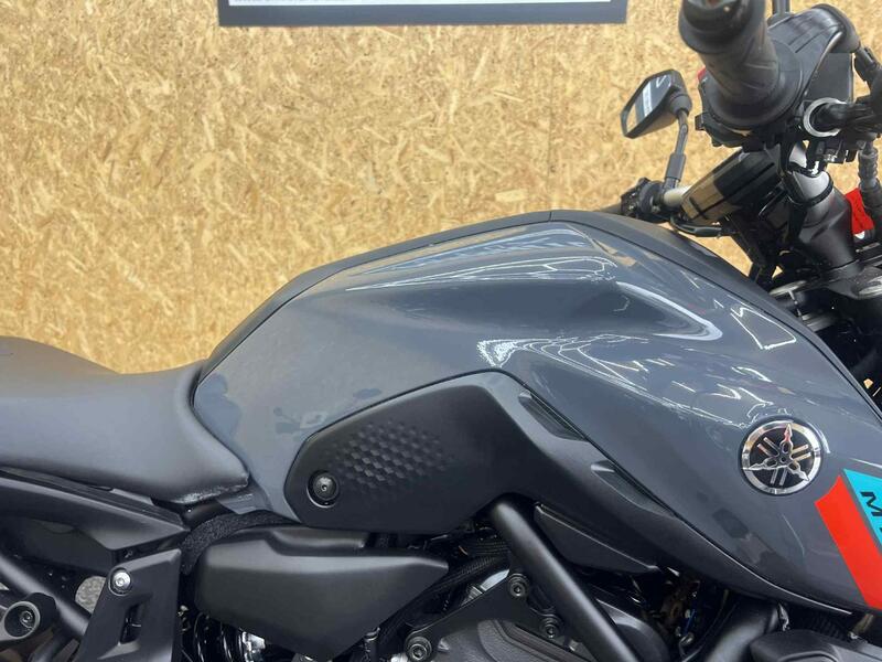 YAMAHA MT-07