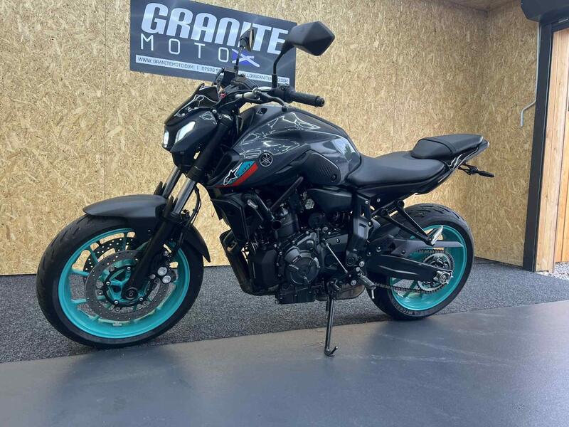 YAMAHA MT-07