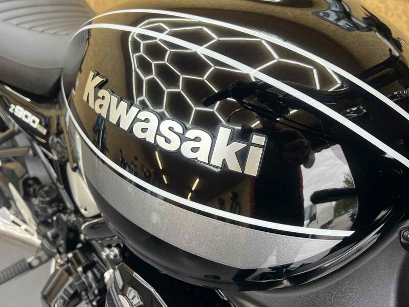 KAWASAKI Z900