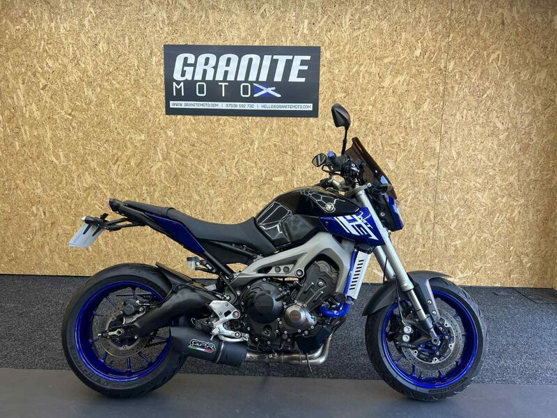 YAMAHA MT-09 