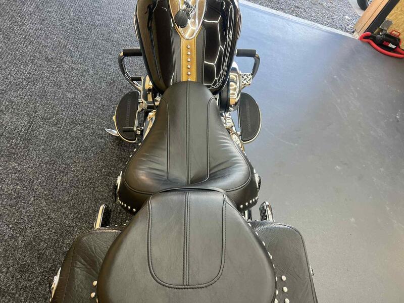 HARLEY-DAVIDSON Softail