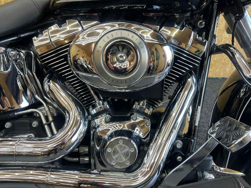 HARLEY-DAVIDSON Softail