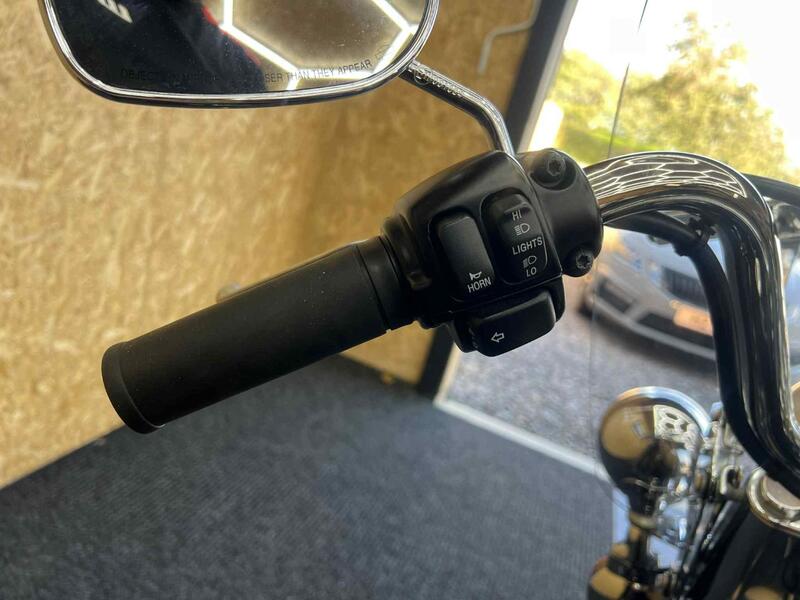 HARLEY-DAVIDSON Softail