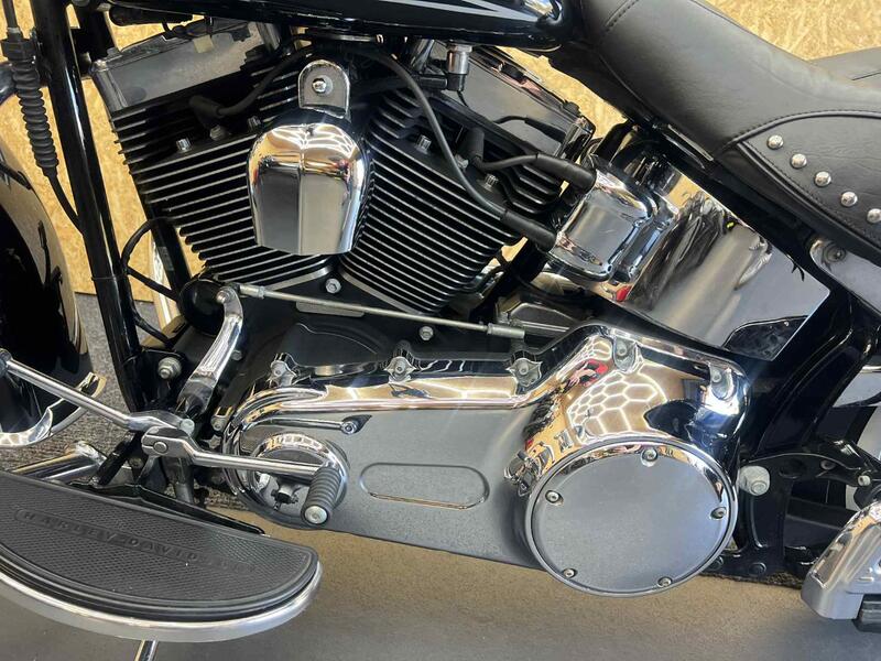 HARLEY-DAVIDSON Softail