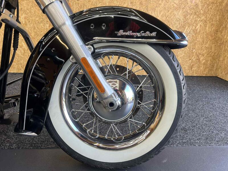 HARLEY-DAVIDSON Softail