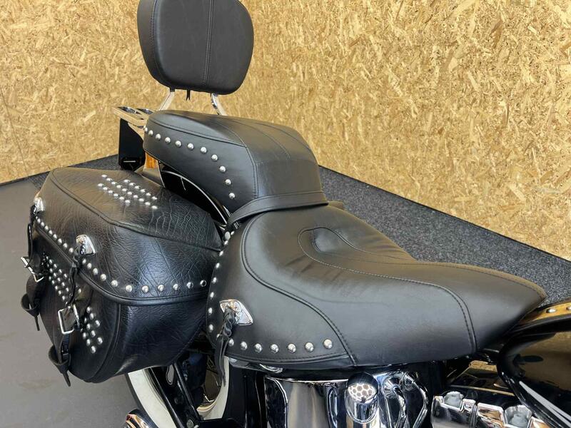 HARLEY-DAVIDSON Softail