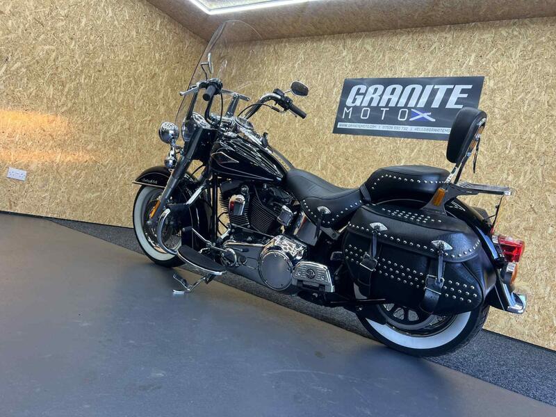 HARLEY-DAVIDSON Softail