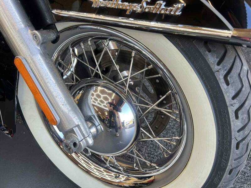 HARLEY-DAVIDSON Softail