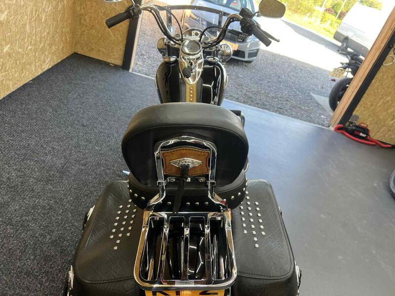 HARLEY-DAVIDSON Softail