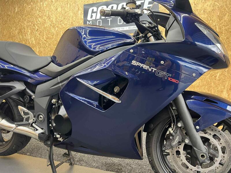 TRIUMPH SPRINT GT 1050