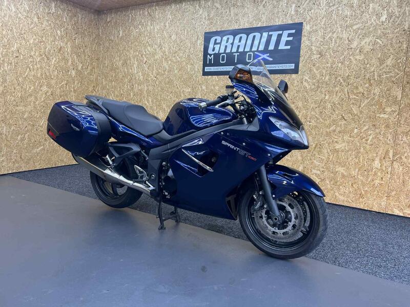 TRIUMPH SPRINT GT 1050