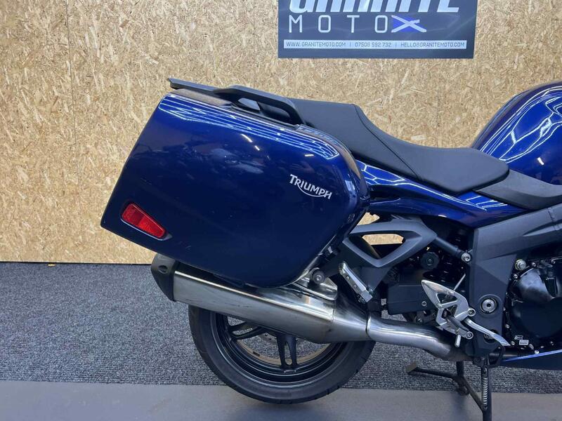 TRIUMPH SPRINT GT 1050