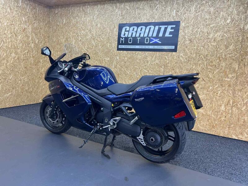 TRIUMPH SPRINT GT 1050