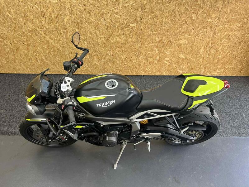 TRIUMPH STREET TRIPLE 765