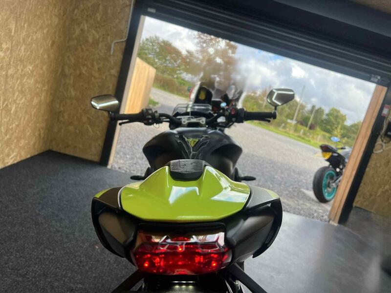 TRIUMPH STREET TRIPLE 765