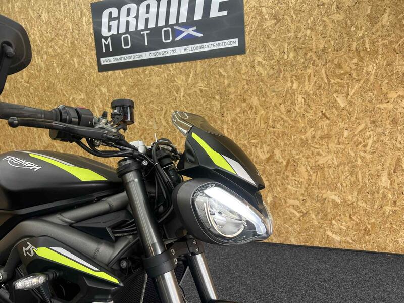 TRIUMPH STREET TRIPLE 765