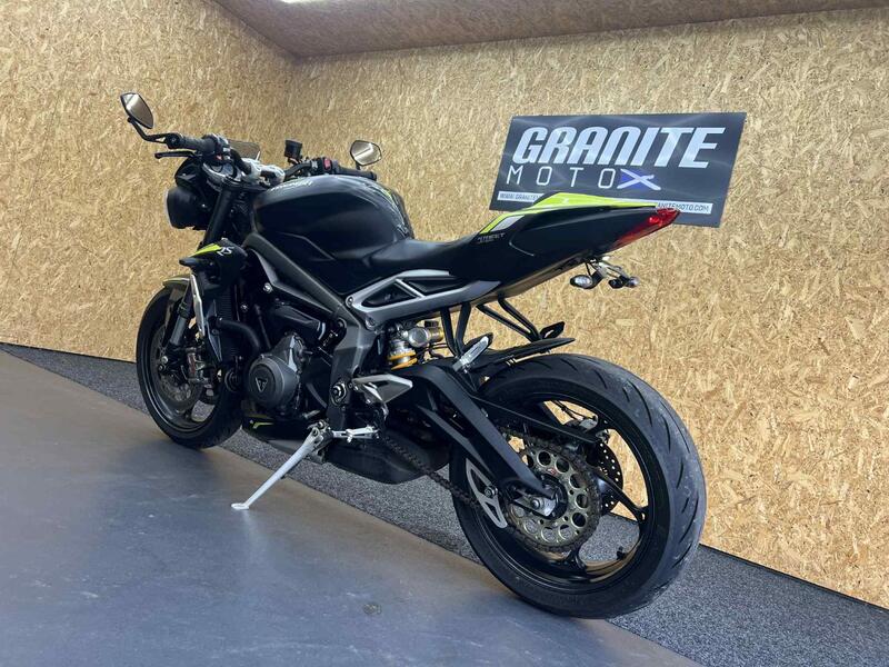 TRIUMPH STREET TRIPLE 765