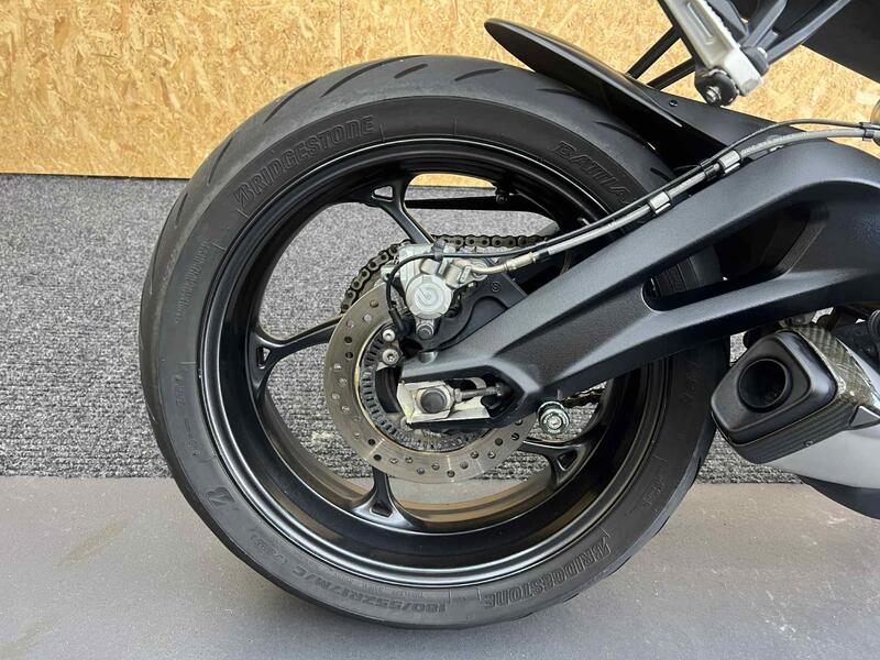 TRIUMPH STREET TRIPLE 765